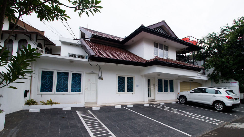 Reddoorz Plus @ Tendean Jakarta Exterior photo