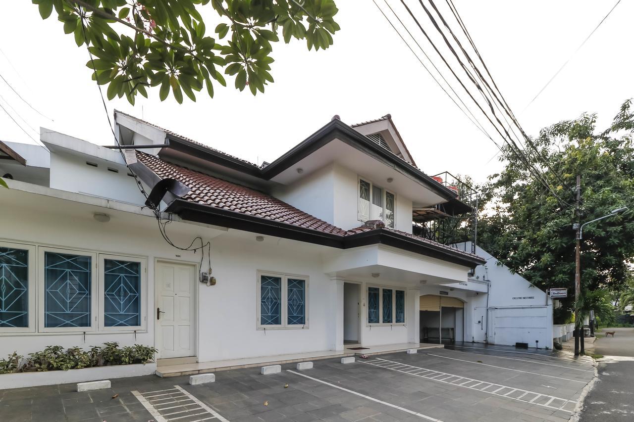 Reddoorz Plus @ Tendean Jakarta Exterior photo